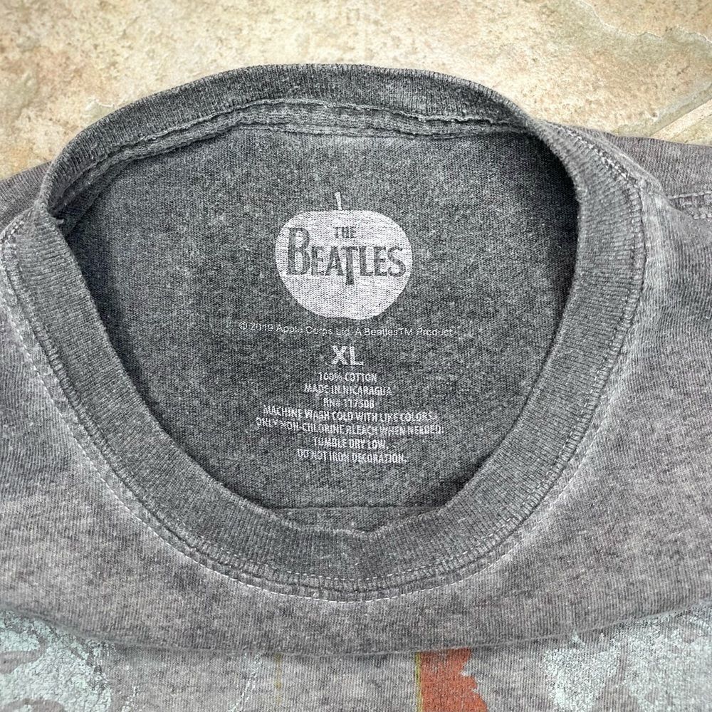The Beatles Cropped Vintage Shirt​​​ - Picture 7 of 11